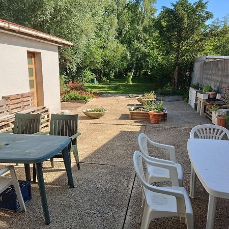 Lit 2 Personnes Grand Bureau Apartment Fruges Bagian luar foto