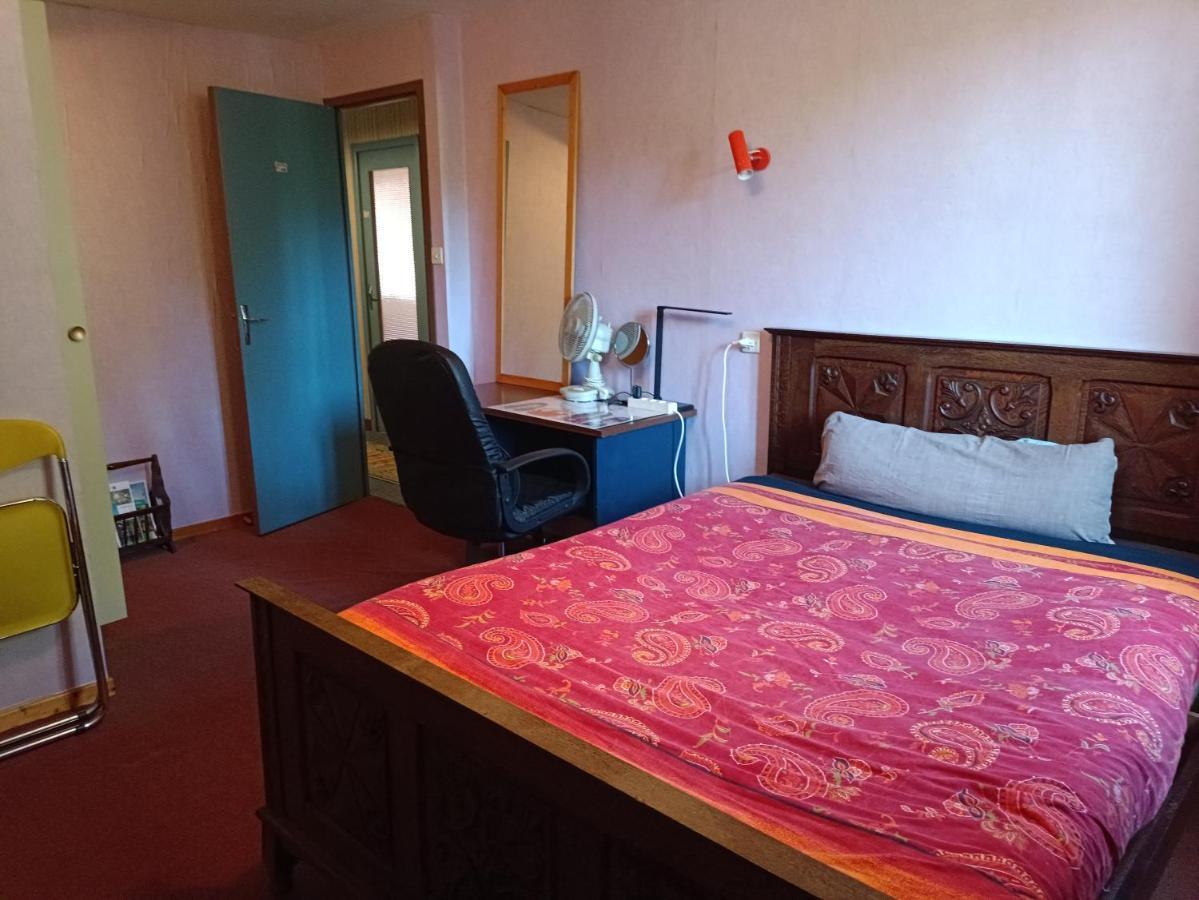 Lit 2 Personnes Grand Bureau Apartment Fruges Bagian luar foto