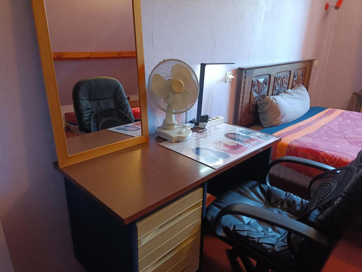 Lit 2 Personnes Grand Bureau Apartment Fruges Bagian luar foto